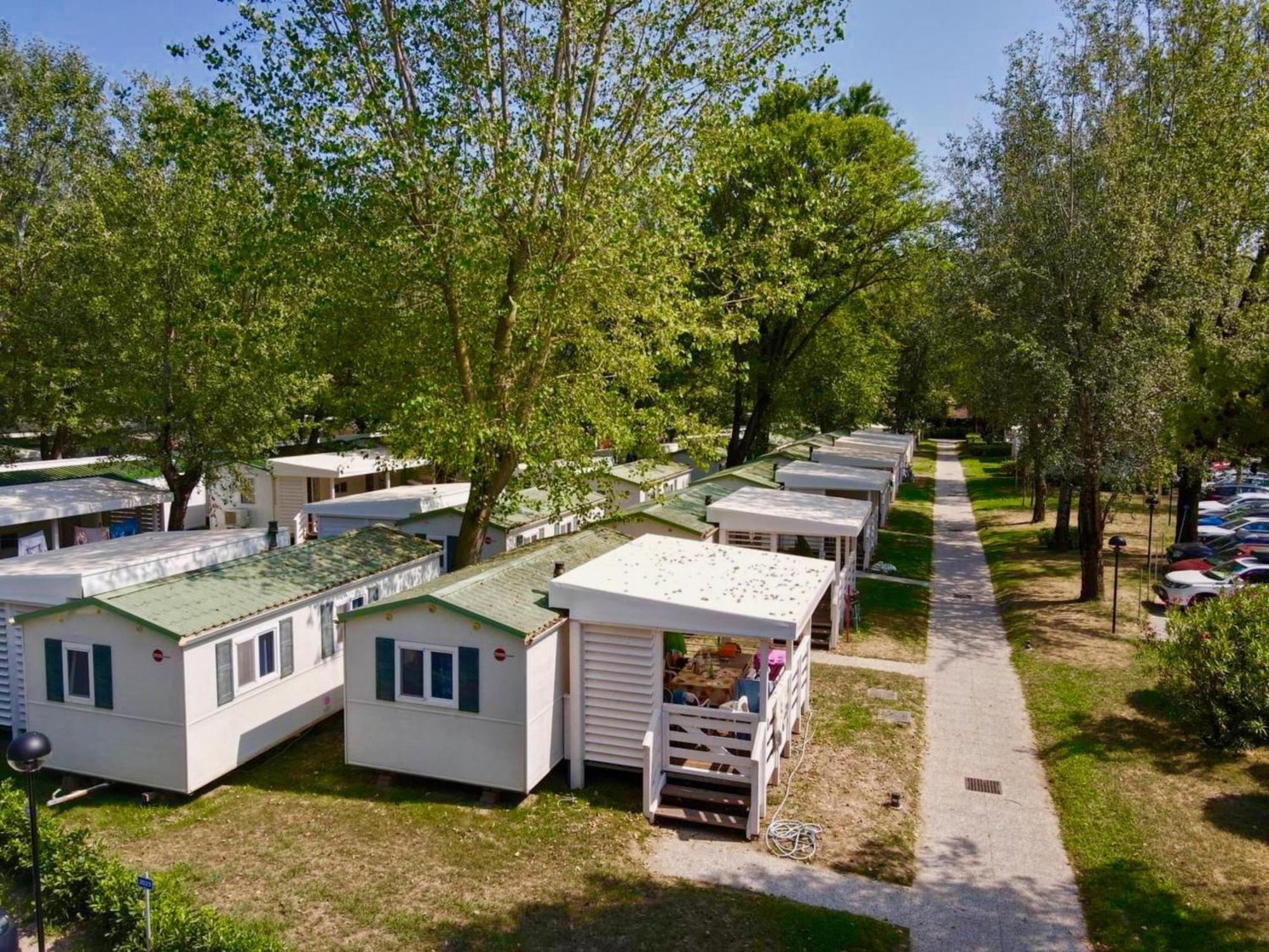 Isamar Holiday Village Ca Lino Kamer foto Mobile homes in a campsite