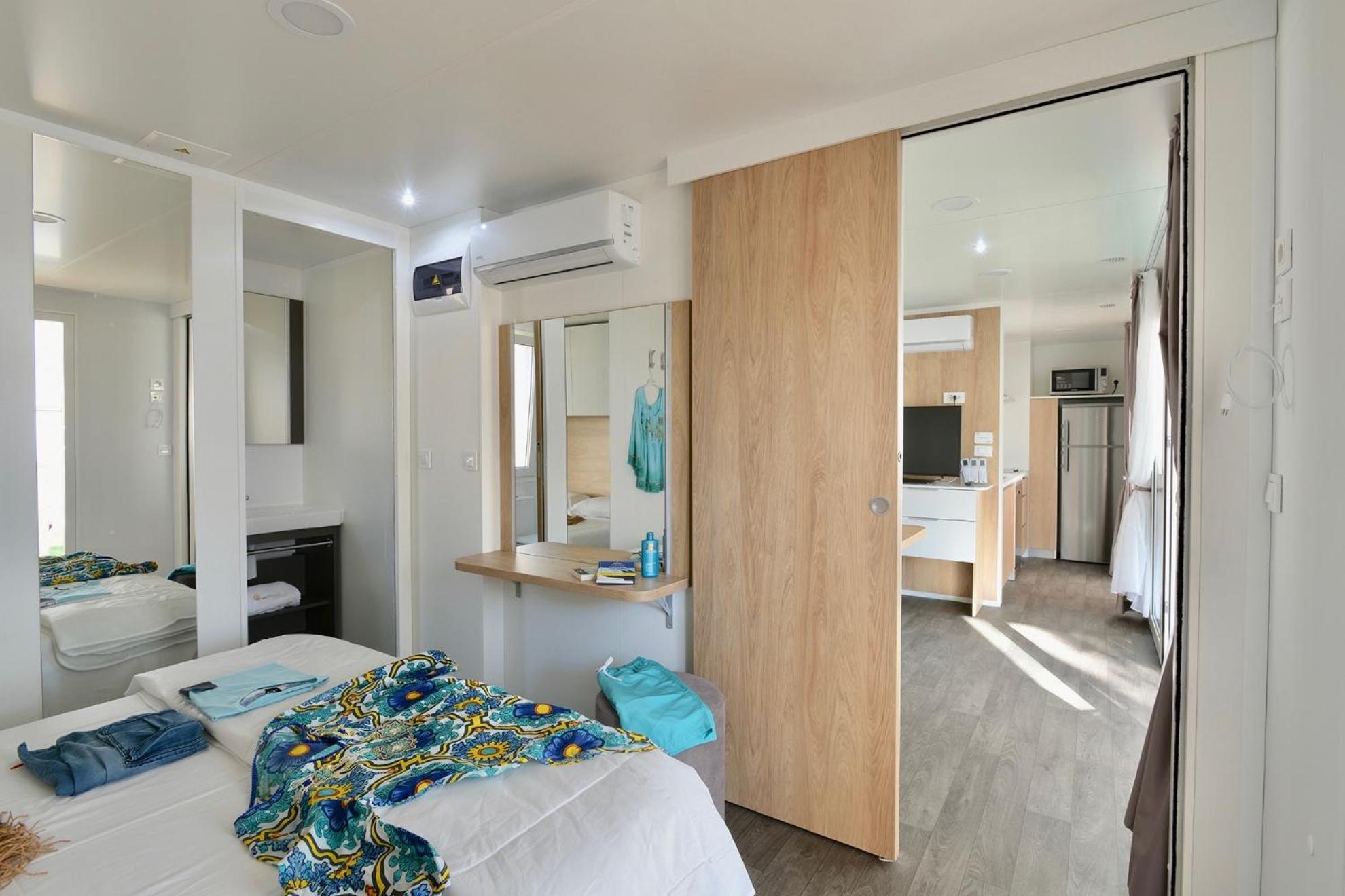 Isamar Holiday Village Ca Lino Buitenkant foto A sliding door